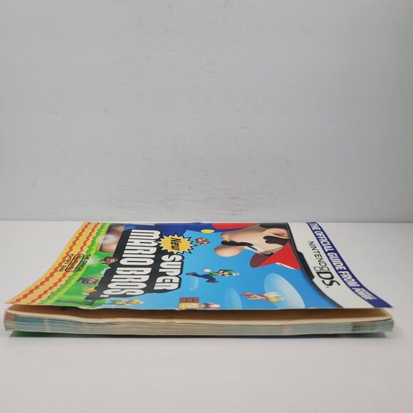 New Super Mario Bros Official Nintendo DS Players Guide Nintendo Power 2006 - Picture 4 of 5